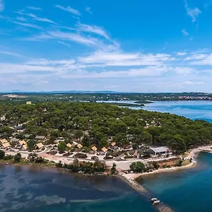Eta , Pula Kroatien