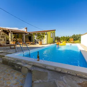Holiday Bukovac , Pula Kroatien